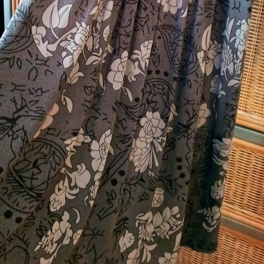 Reborn Dress Women's Size XL Black Gray Floral 3/4 Sleeve Scoop Neck Like New - Picture 6 of 16